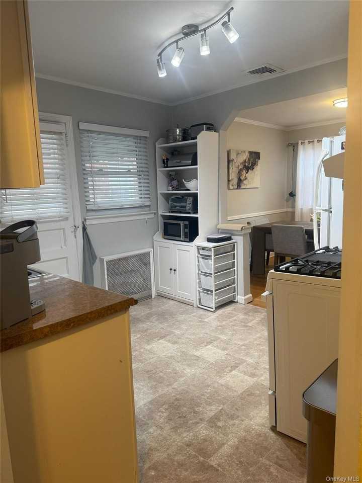 625 S 12th St - Photo 5 of 14