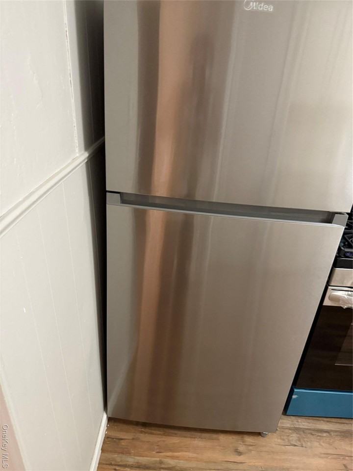 18 Leach St - Photo 6 of 17