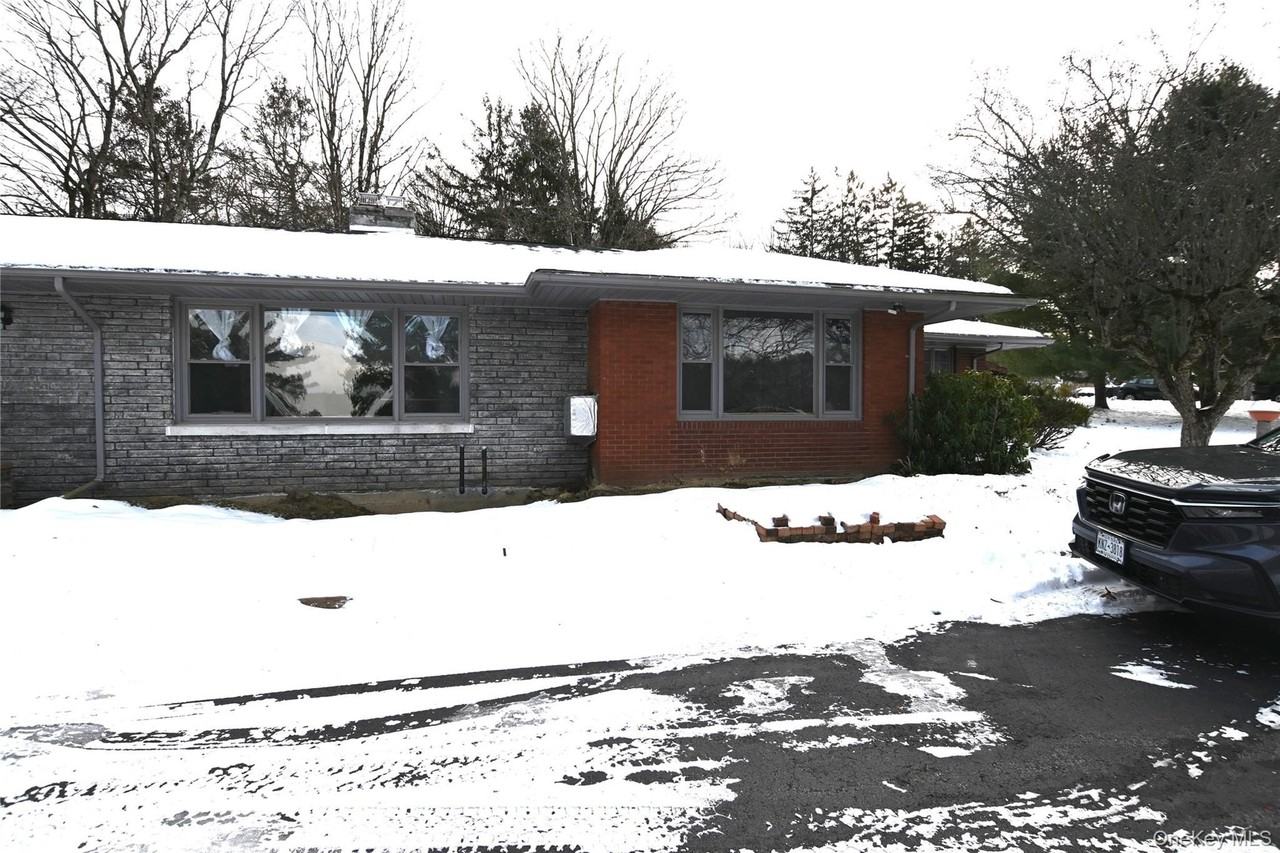 86 Mill House Rd Unit 2 #2 - Photo 2 of 20