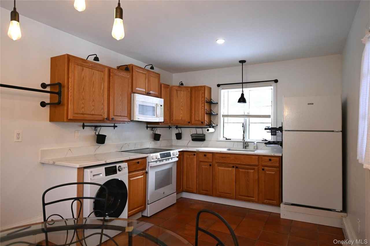 86 Mill House Rd Unit 2 #2 - Photo 5 of 20