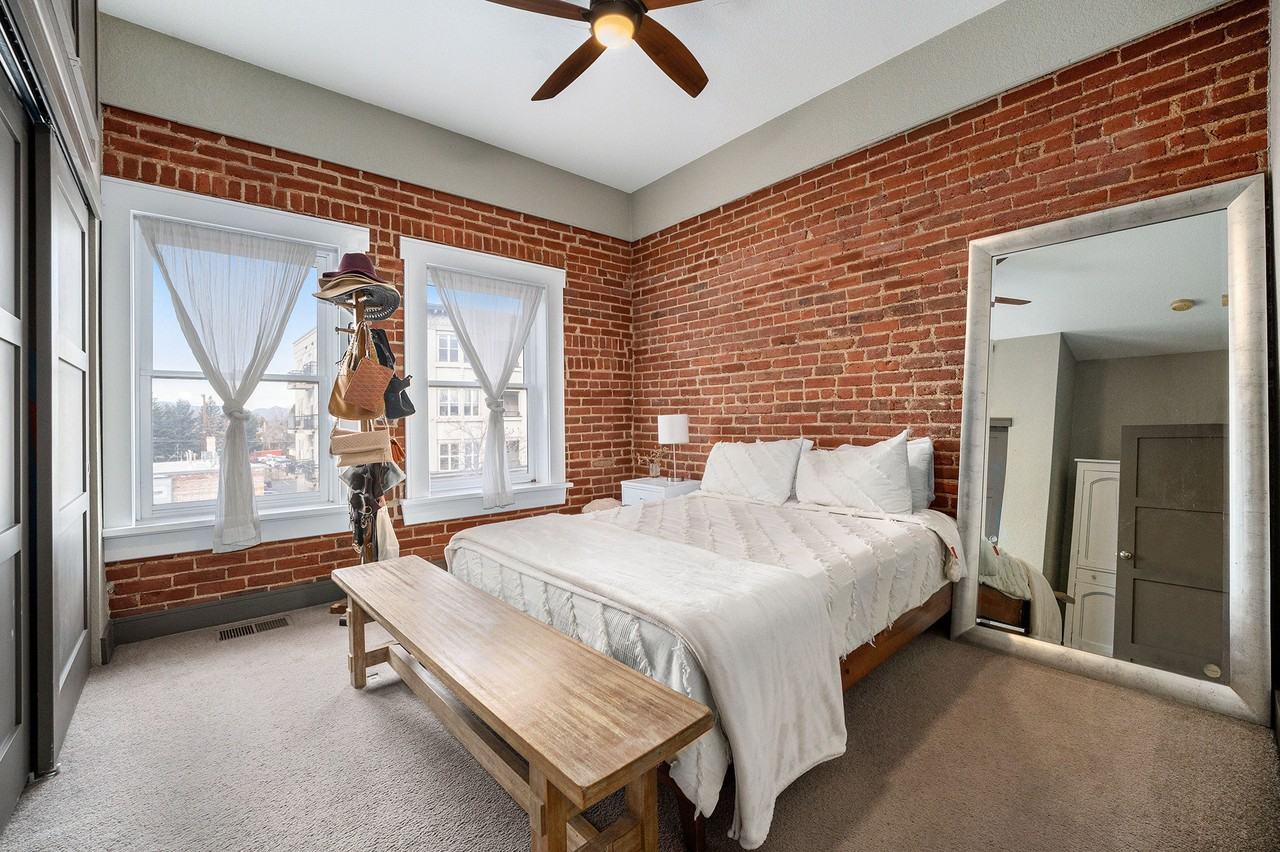 232 N Broadway #1 - Photo 5 of 11