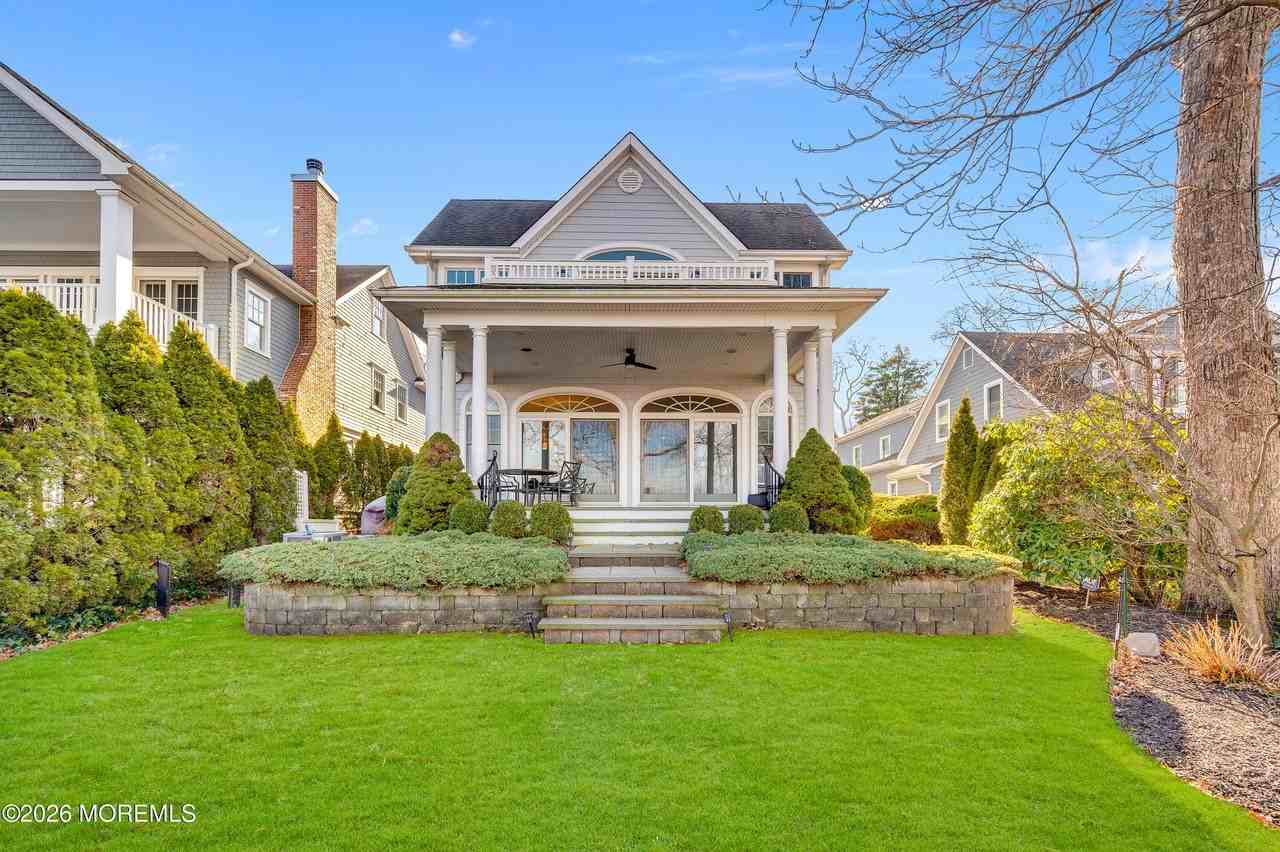 619 Beacon Blvd - Photo 5 of 50