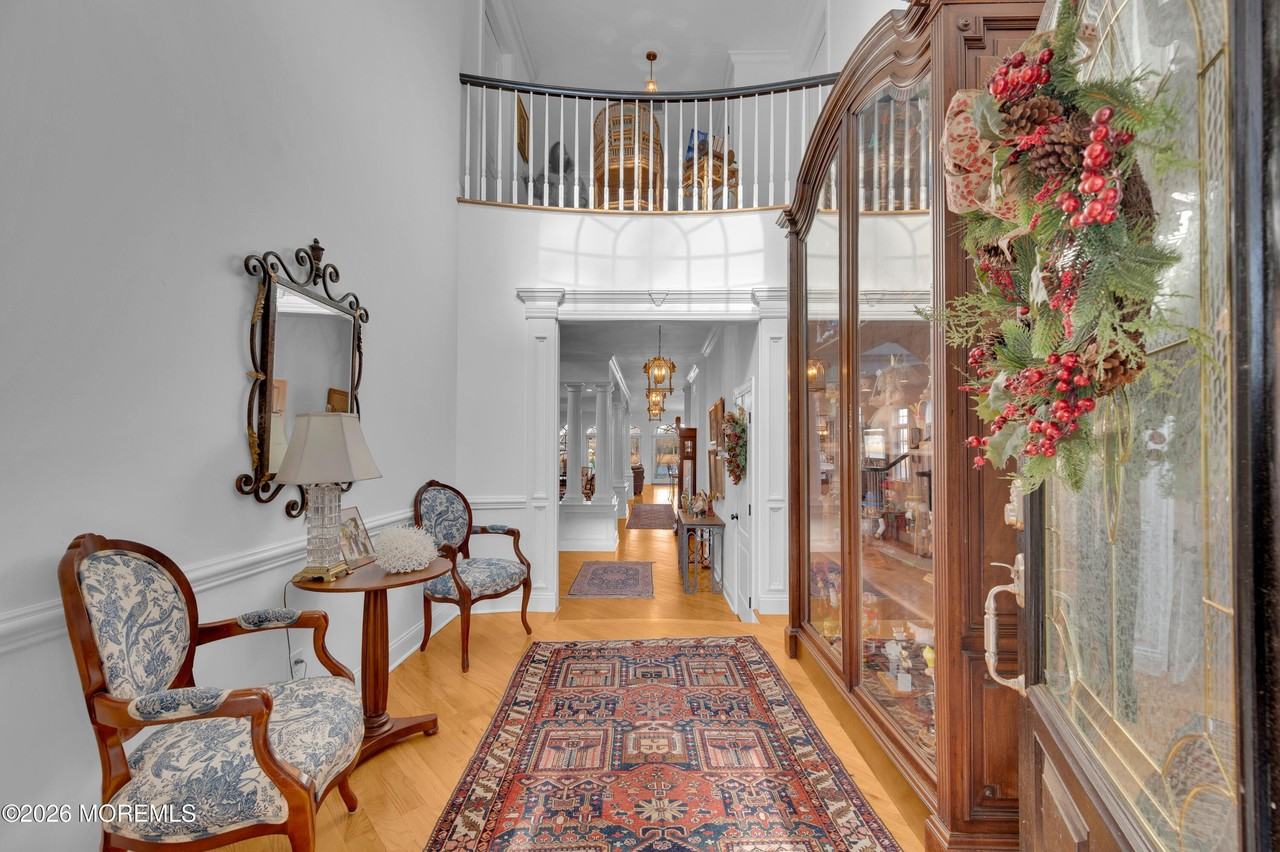 619 Beacon Blvd - Photo 6 of 50