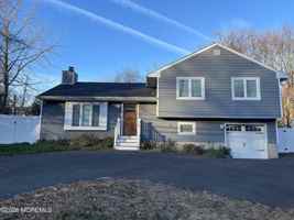 featured image of 162 Linden Ave Apt B #B