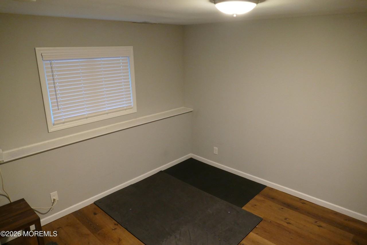 162 Linden Ave Apt B #B - Photo 7 of 15