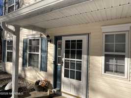 featured image of 1121 Roseberry Ct