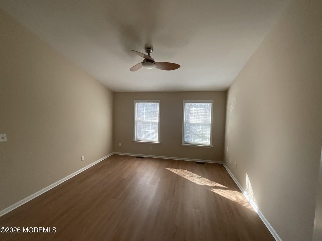 1121 Roseberry Ct - Photo 6 of 26