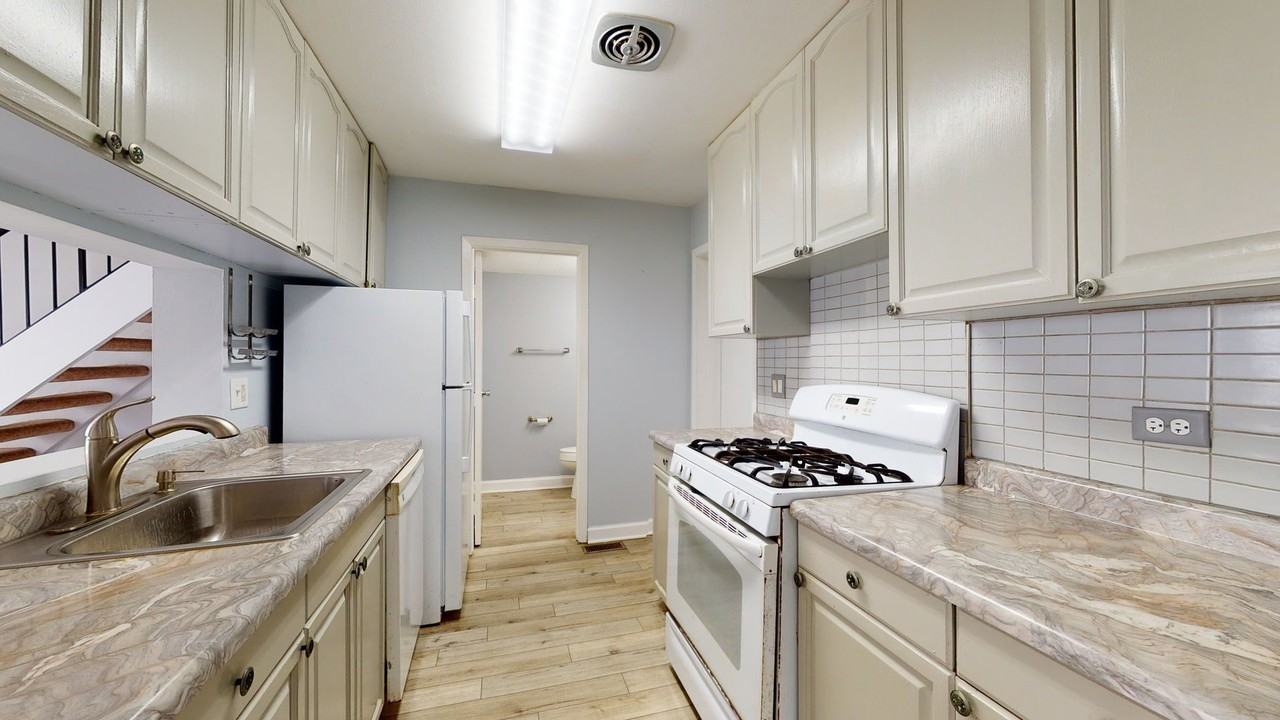 368 Farmingdale Cir Unit 368 #368 - Photo 5 of 19