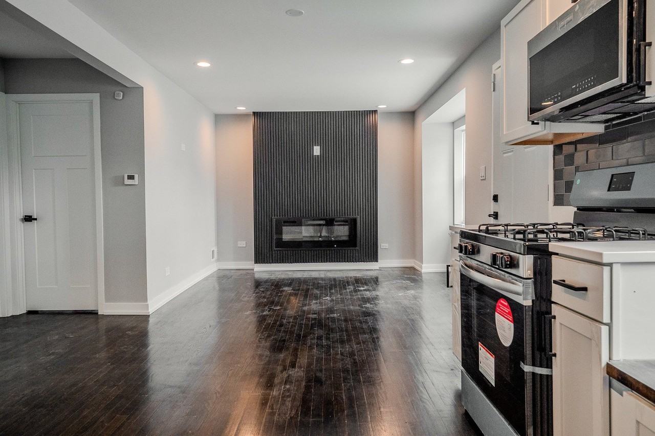 9318 S Peoria St - Photo 3 of 10