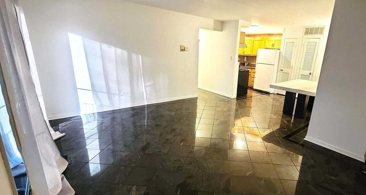 10840 Kilpatrick Ave Apt 1nw #1NW - Photo 4 of 7