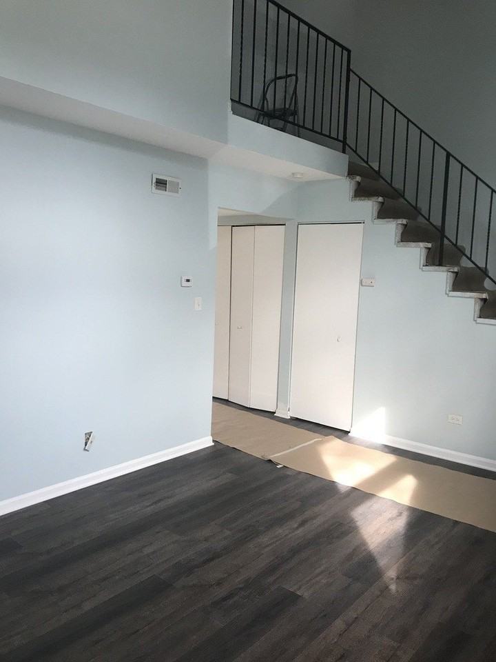 689 Wilson St - Photo 2 of 10