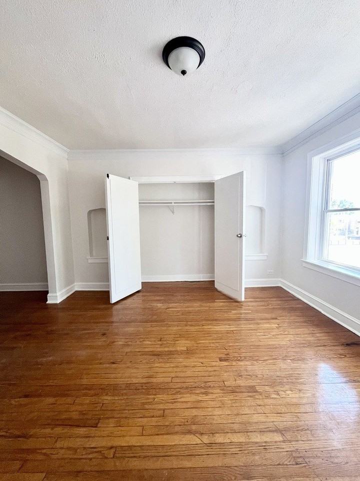 1146 N Lawndale Ave Apt 3 #3 - Photo 7 of 15