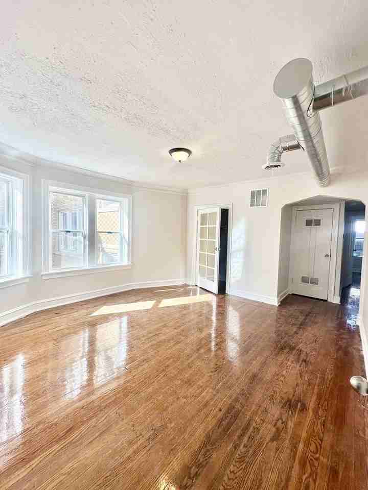 1152 N Lawndale Ave Unit 3 #3 - Photo 3 of 10