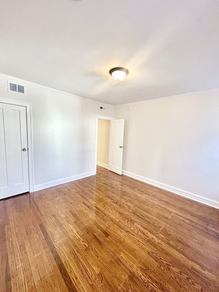 1152 N Lawndale Ave Unit 3 #3 - Photo 7 of 10