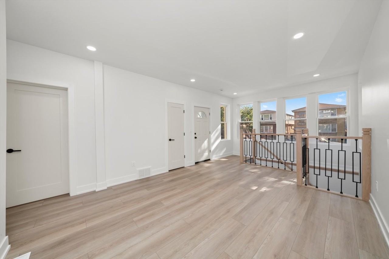 7150 S Talman Ave Apt 1 #1 - Photo 4 of 19