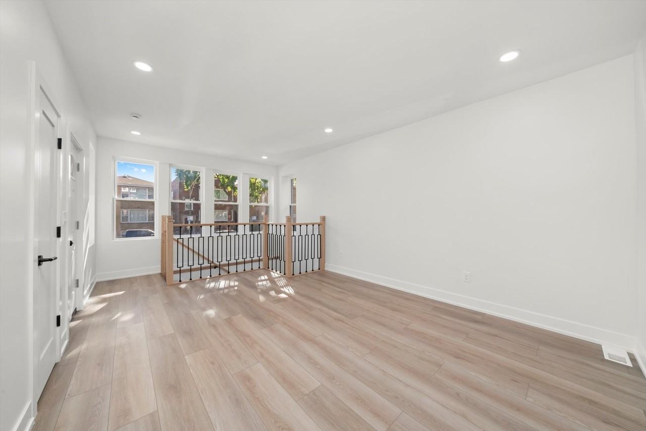 7150 S Talman Ave Apt 1 #1 - Photo 5 of 19