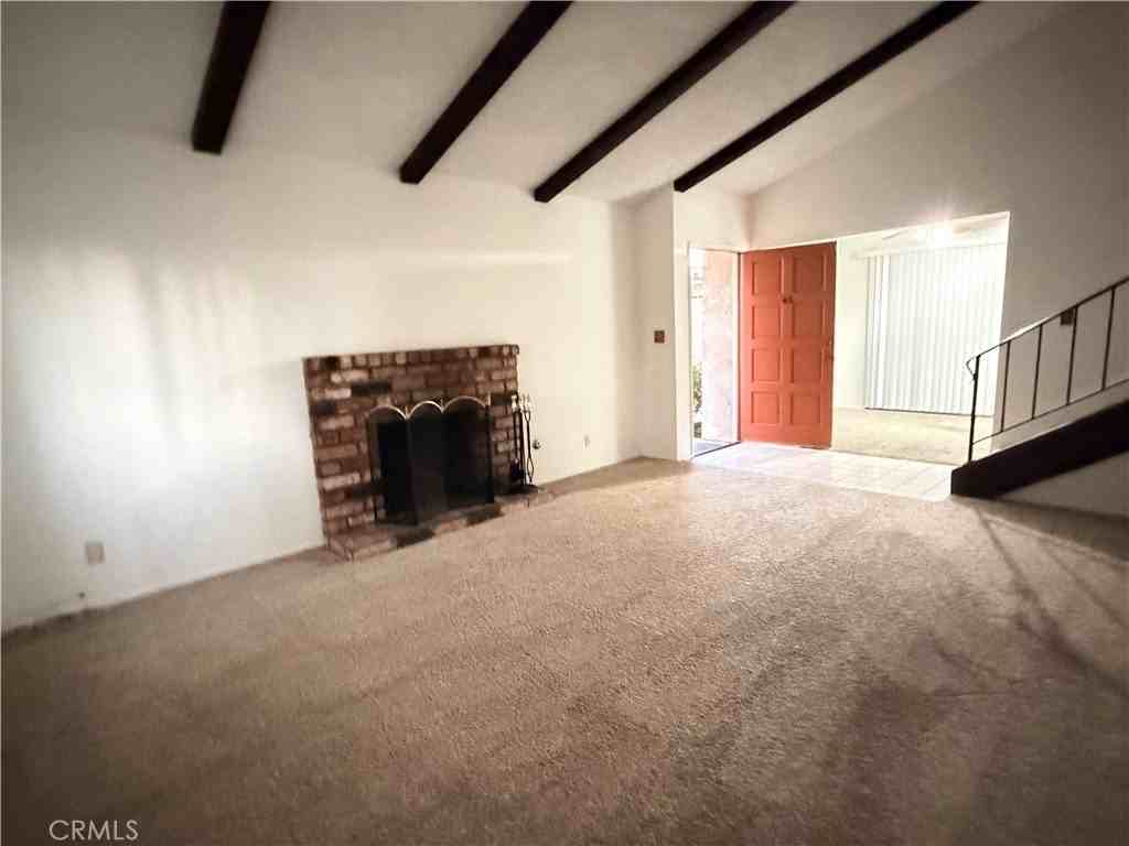 1915 S Mountain Ave - Photo 4 of 22