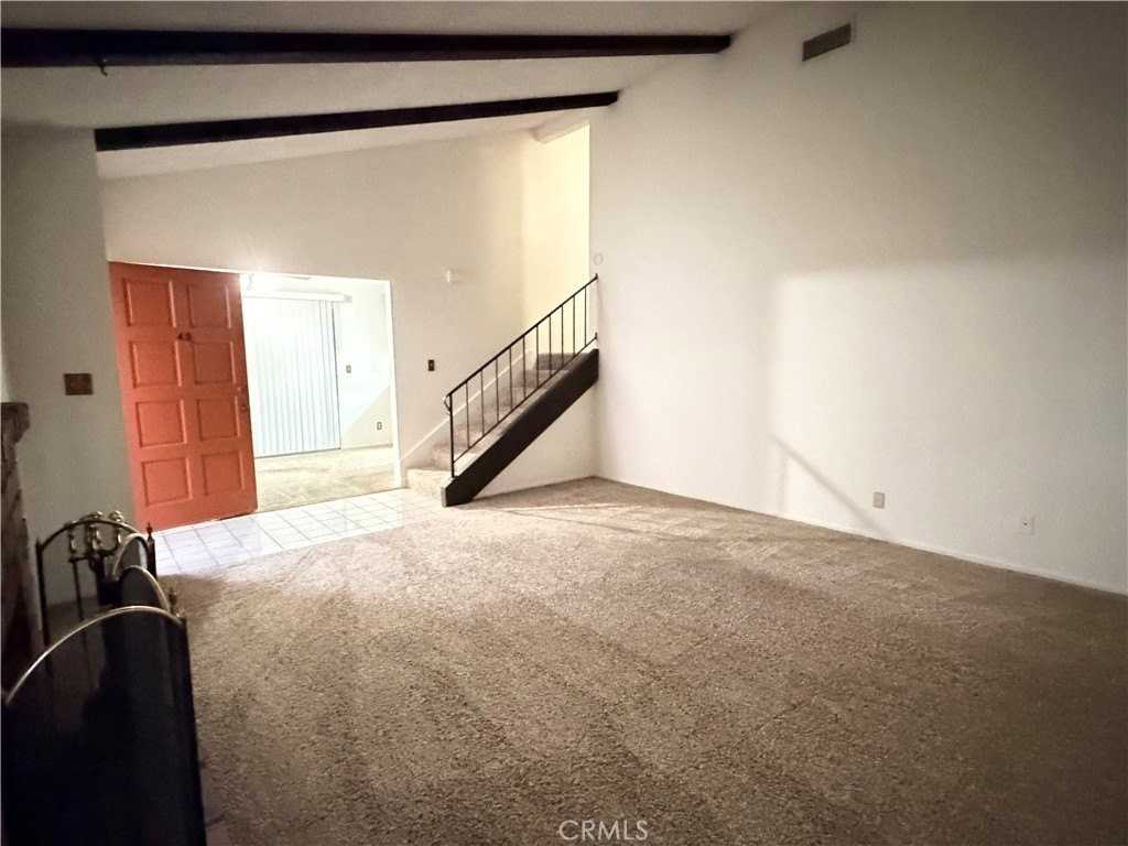 1915 S Mountain Ave - Photo 5 of 22