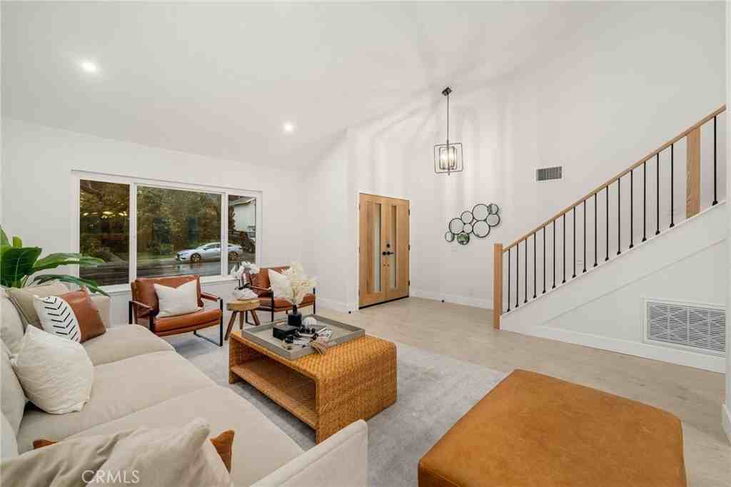 24362 Via Santa Clara - Photo 4 of 40