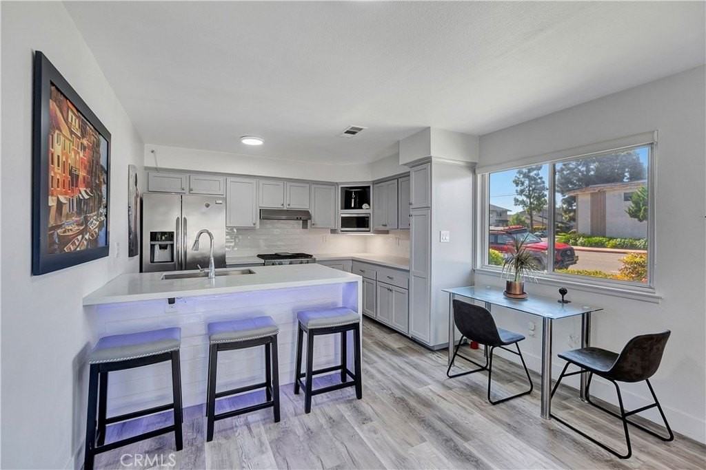 4612 Via Vista Cir #5 - Photo 4 of 24