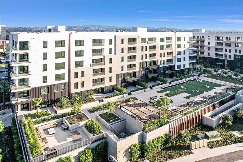 4302 Rivington - Photo 3 of 50