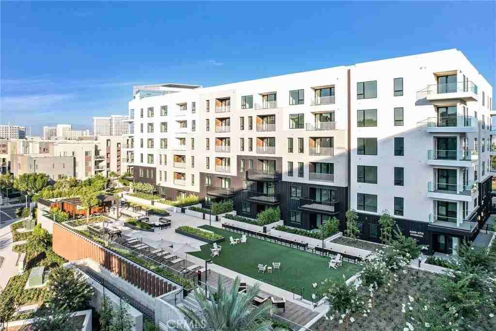 4302 Rivington - Photo 4 of 50