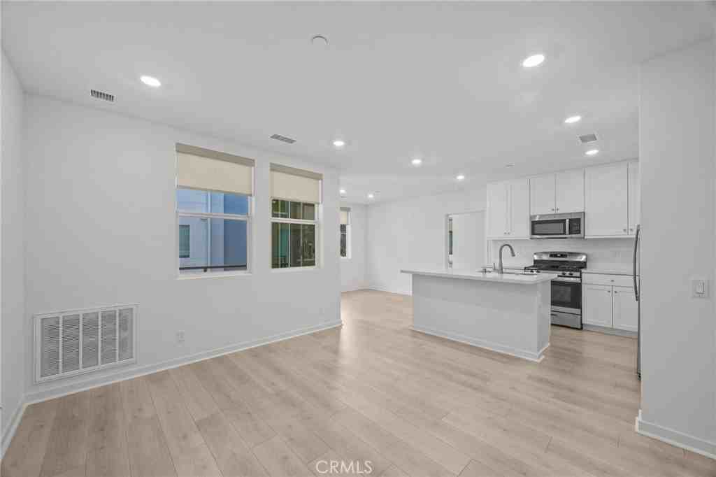 980 N Tangent Privado #202 - Photo 3 of 35