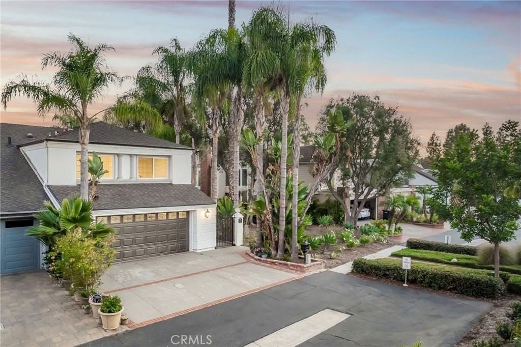 22762 Bayshore Ln - Photo 3 of 49