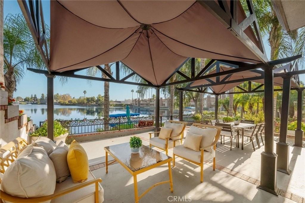 22762 Bayshore Ln - Photo 5 of 49