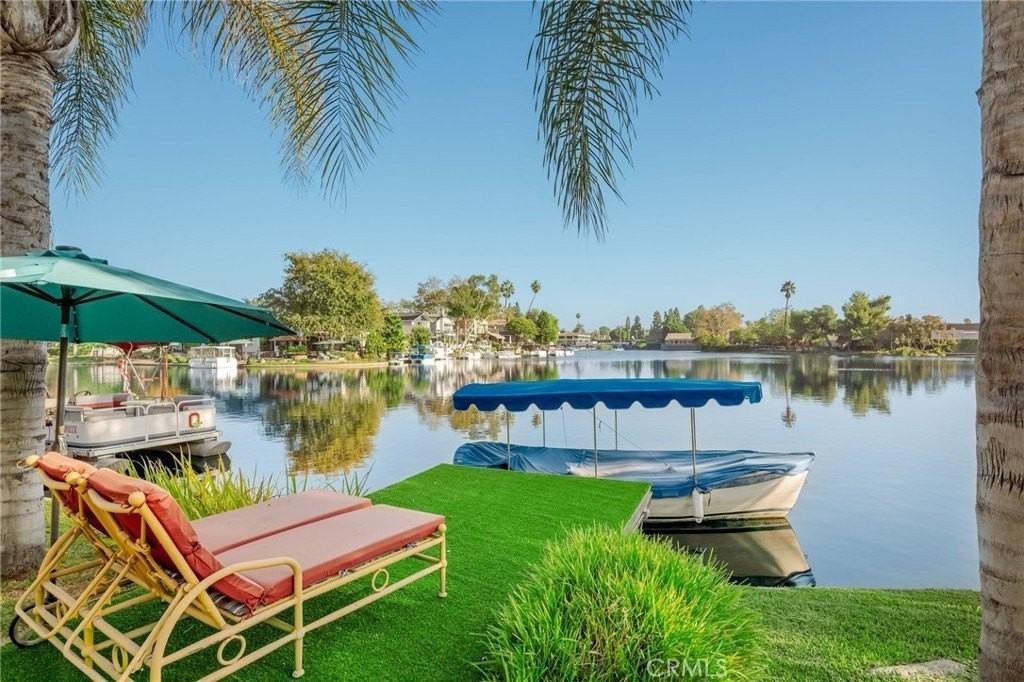 22762 Bayshore Ln - Photo 7 of 49