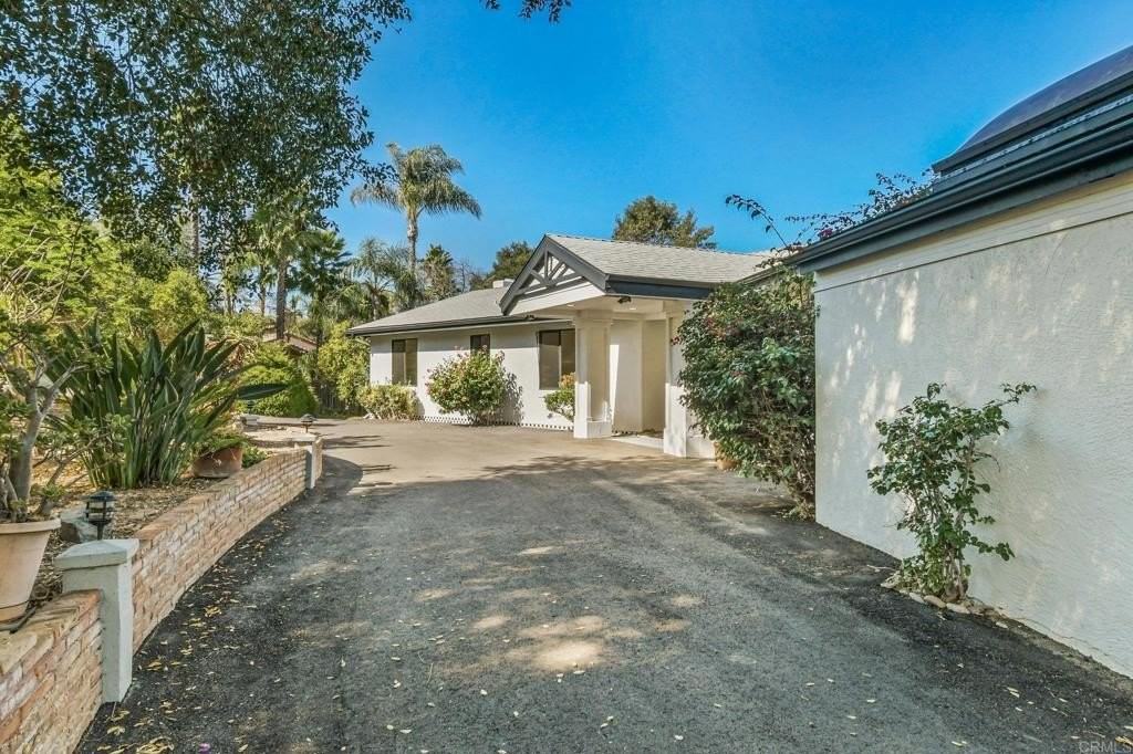 1051 Via Rancho Pkwy - Photo 3 of 50