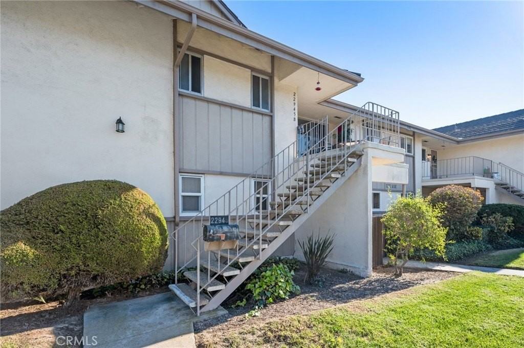 22945 Nadine Cir #B - Photo 2 of 25