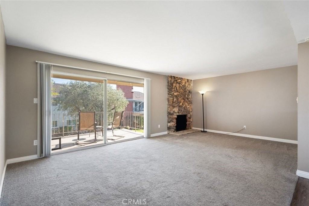 22945 Nadine Cir #B - Photo 5 of 25