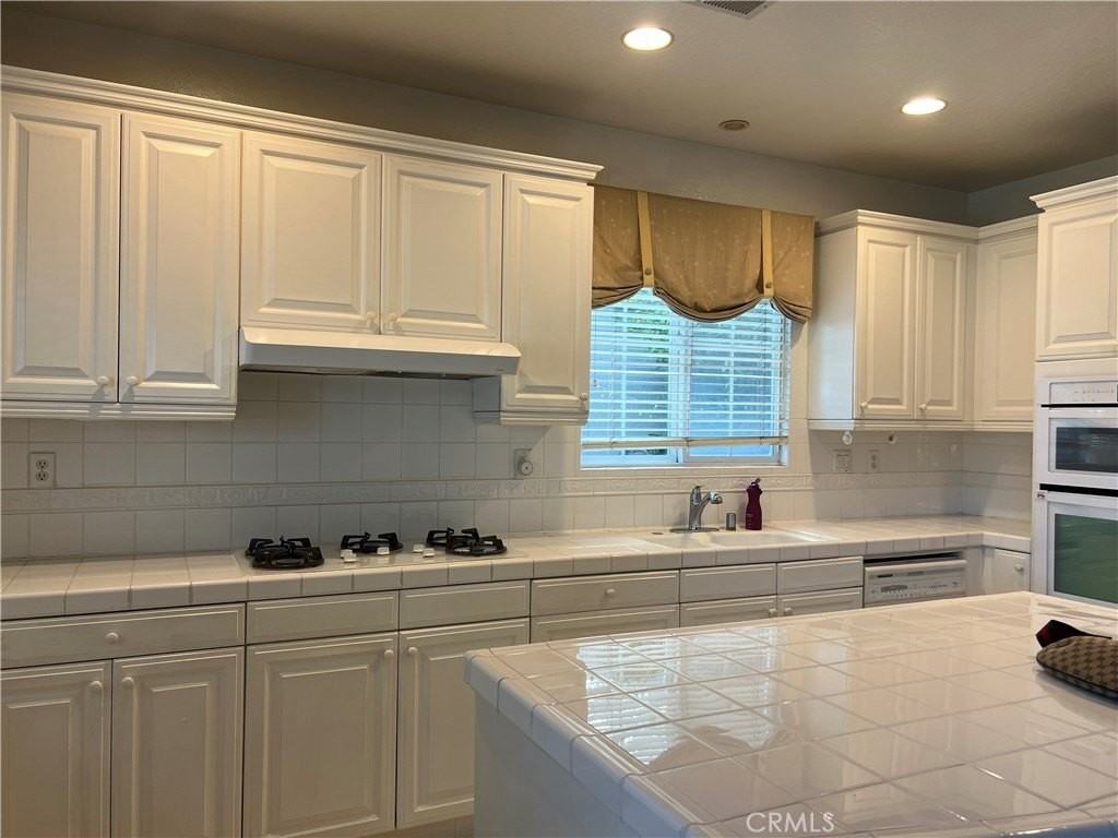 2889 Plaza Del Amo #509 - Photo 6 of 25