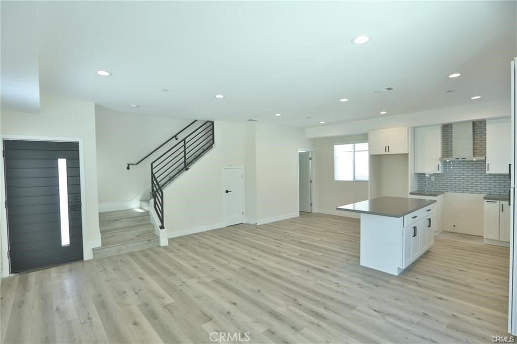 7524 Purdy Ave - Photo 4 of 23