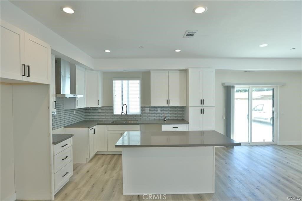 7524 Purdy Ave - Photo 6 of 23