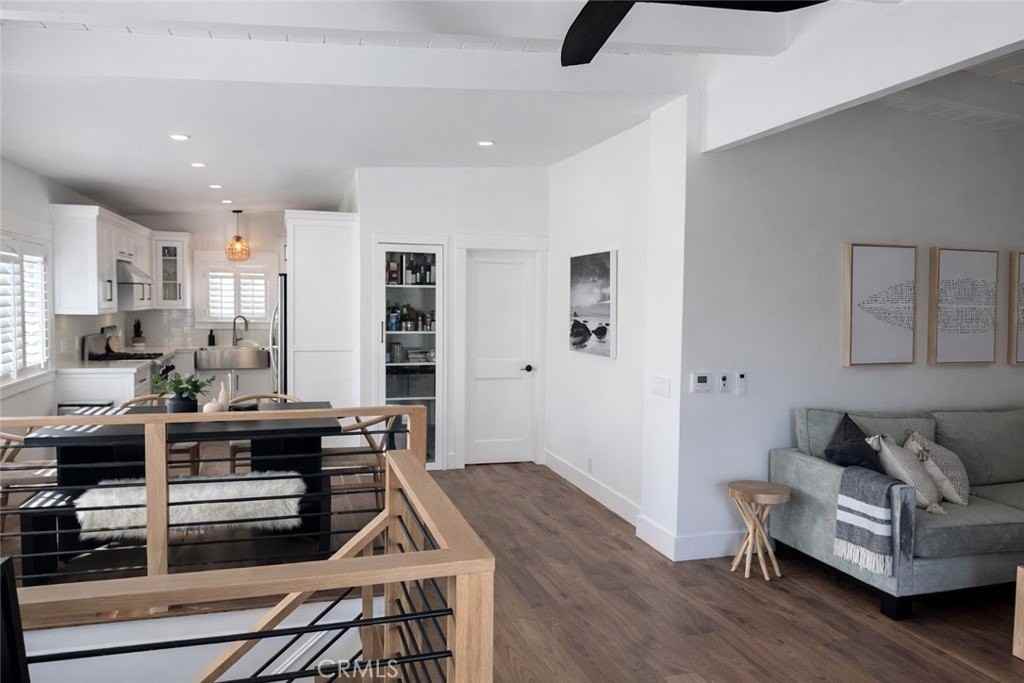 611 Avenue C - Photo 4 of 24