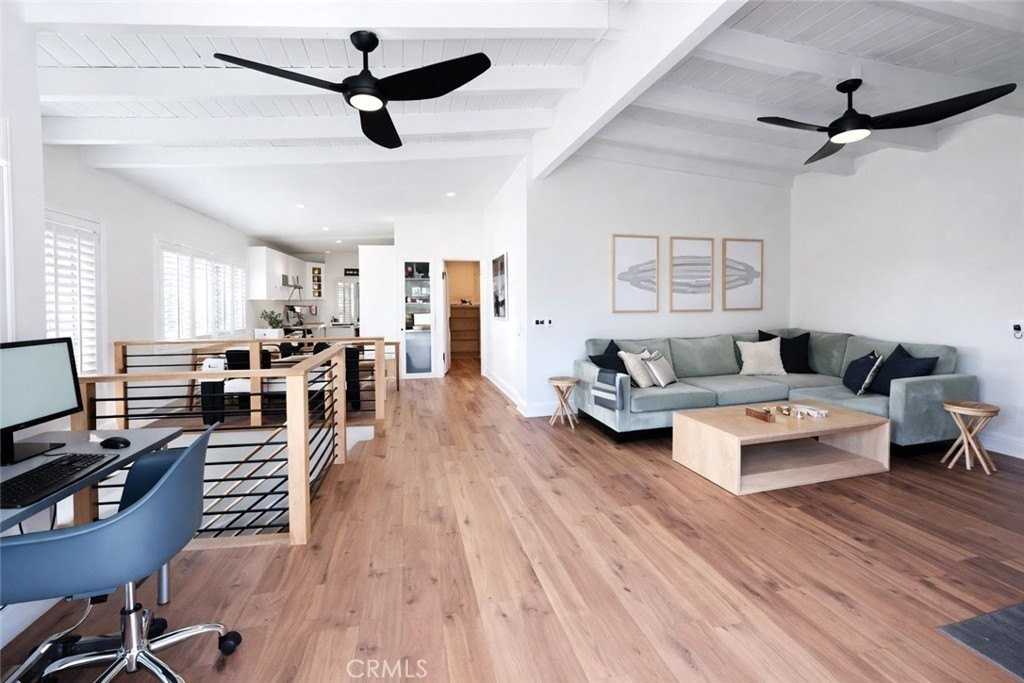 611 Avenue C - Photo 5 of 24