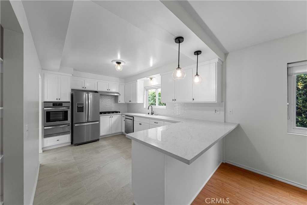 1257 10th St - Photo 6 of 27