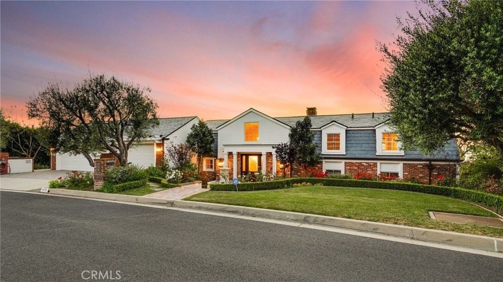 1409 Via Arco - Photo 4 of 31