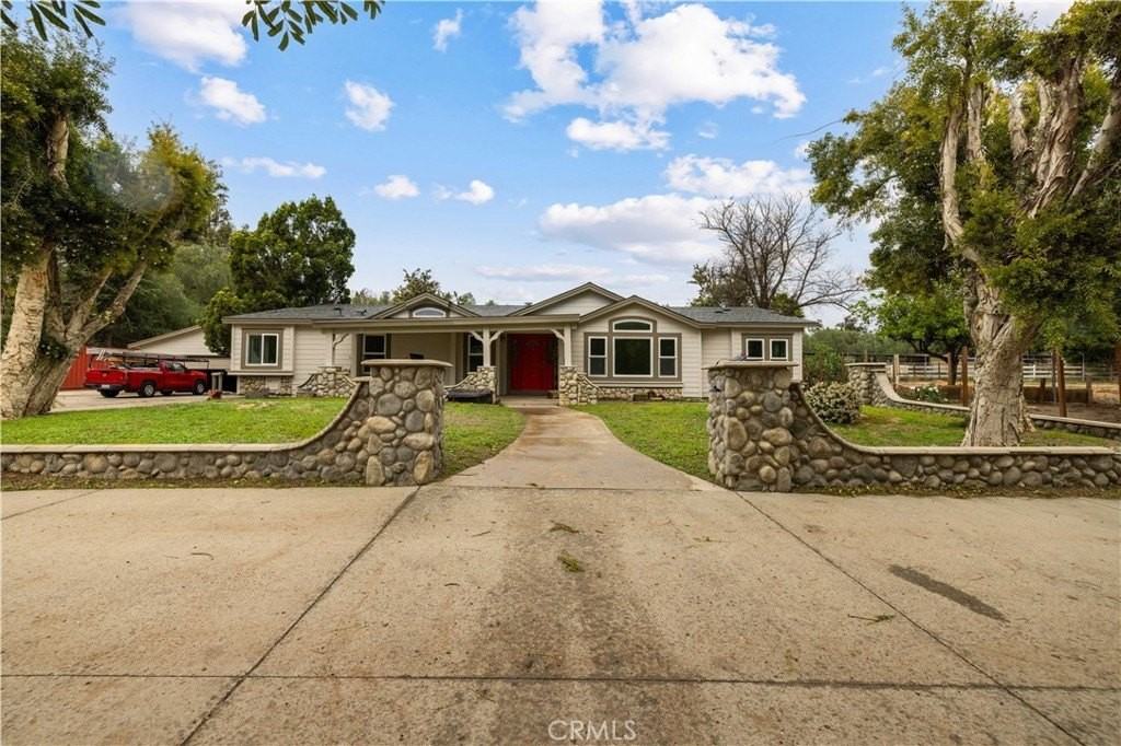 15608 Tierra Rejada Rd - Photo 3 of 34