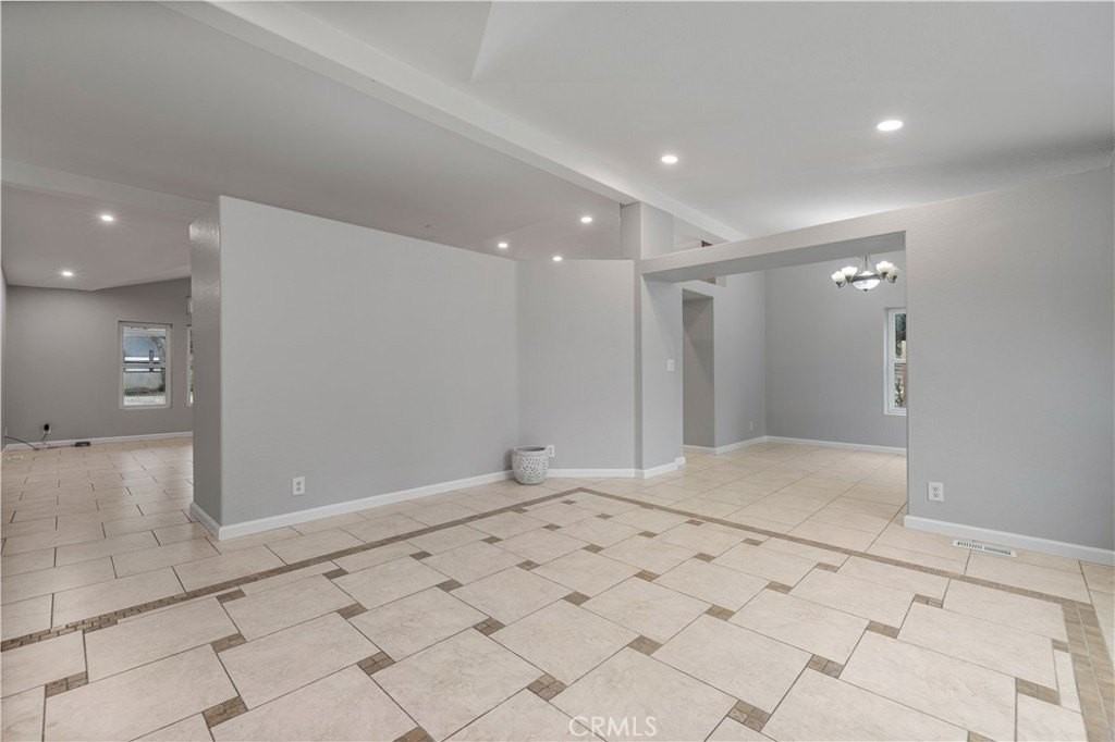 15608 Tierra Rejada Rd - Photo 5 of 34