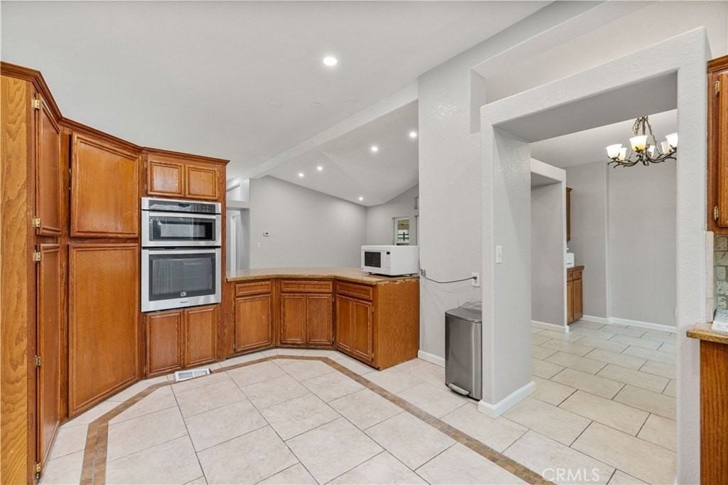 15608 Tierra Rejada Rd - Photo 7 of 34