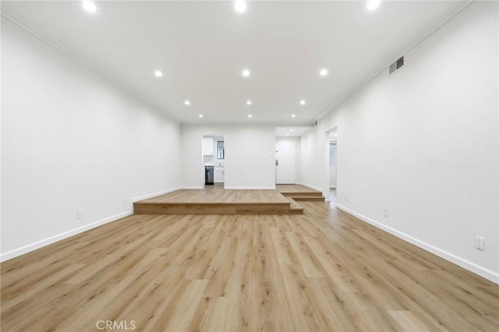 2219 S Bentley Ave #303 - Photo 5 of 28