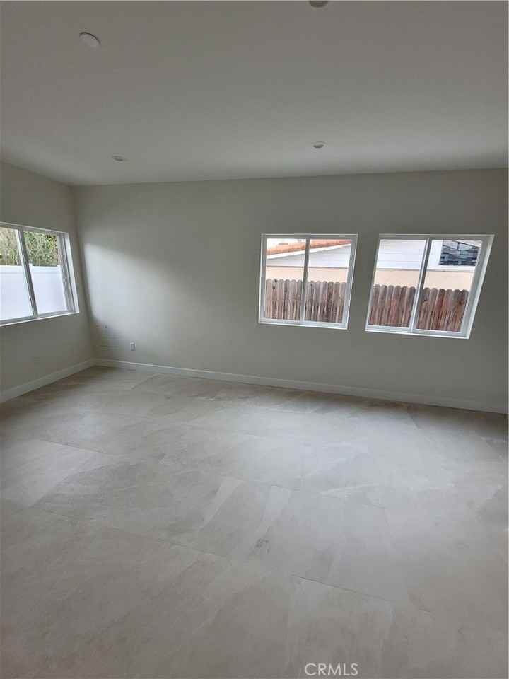 8004 Shirley Ave - Photo 3 of 9