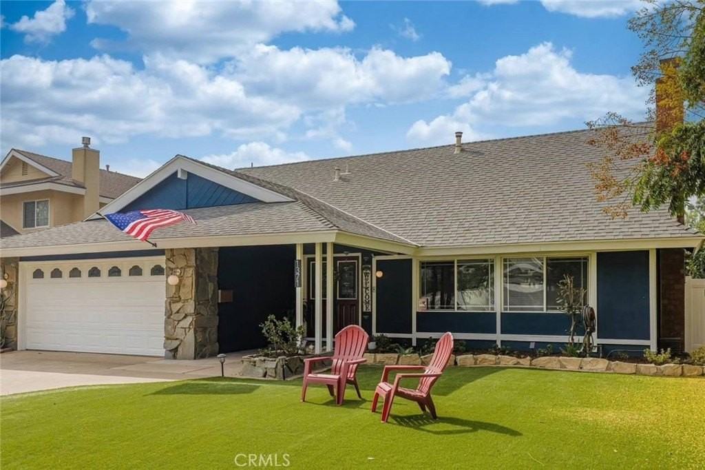 1371 Ironwood St - Photo 2 of 12