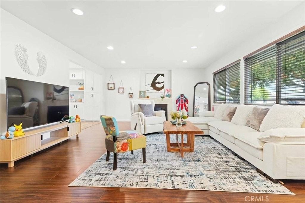 1371 Ironwood St - Photo 3 of 12