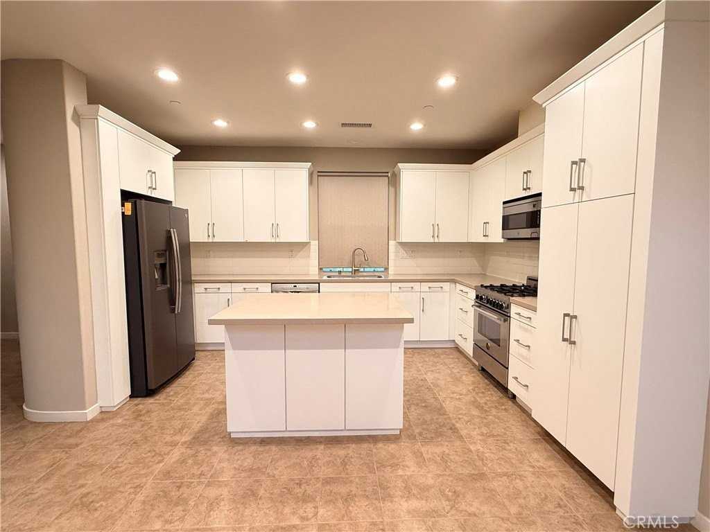 100 Excursion - Photo 3 of 29