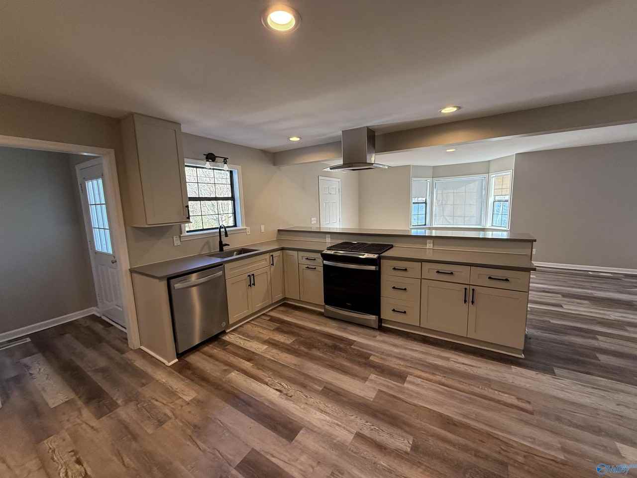 2665 Dunlap Ave - Photo 5 of 25