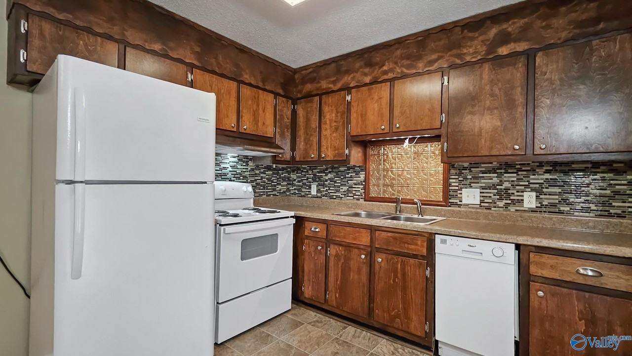 712 Larry Dr - Photo 7 of 39